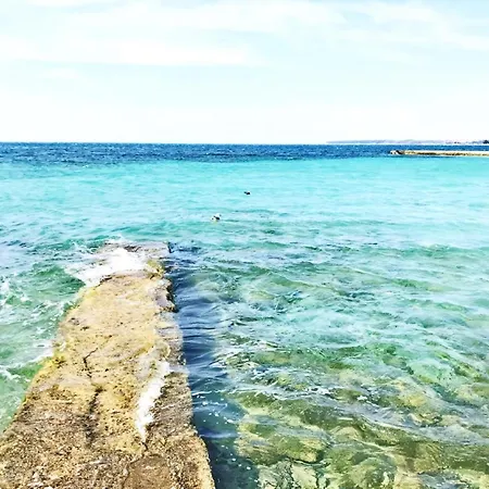Apartment In Mit Offener Terrasse Umag