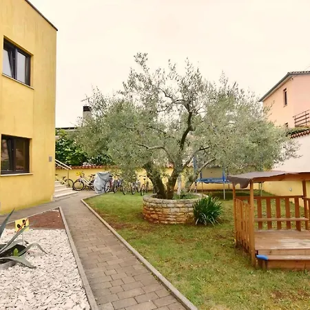 In Mit Offener Terrasse * Umag