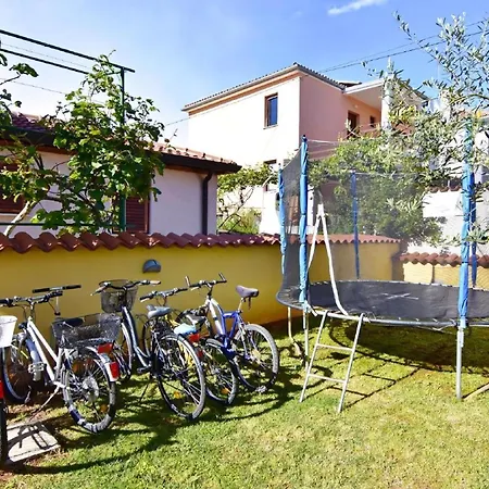 Apartment In Mit Offener Terrasse