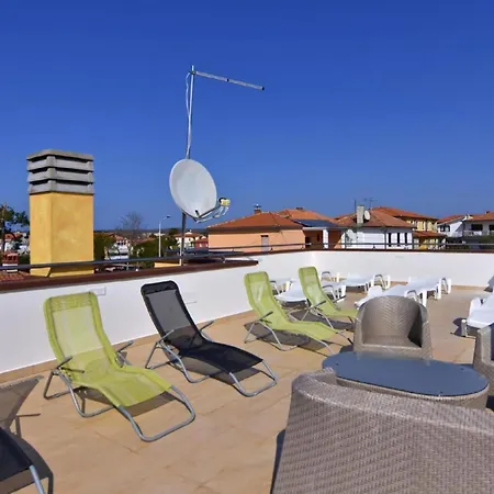In Mit Offener Terrasse