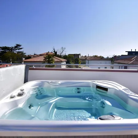In Mit Offener Terrasse Apartment