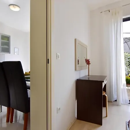 In Mit Offener Terrasse Apartment Umag