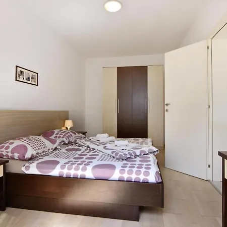 In Mit Offener Terrasse Apartment *
